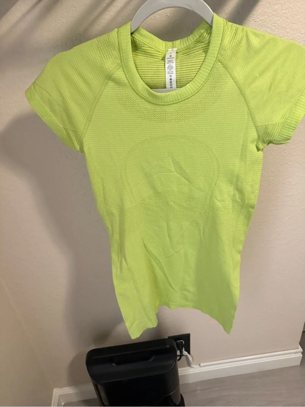 Lululemon Swiftly Tech Short Sleeve 2.0 Elixir Lime Green Running Shirt Size 4